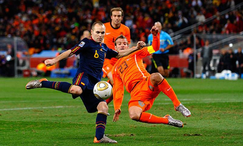 Top 5 Bàn Thắng Quan Trọng Nhất Làm Thay Đổi Cục Diện 2 Andrés Iniesta và cú sút đưa Tây Ban Nha lên đỉnh thế giới (World Cup 2010)