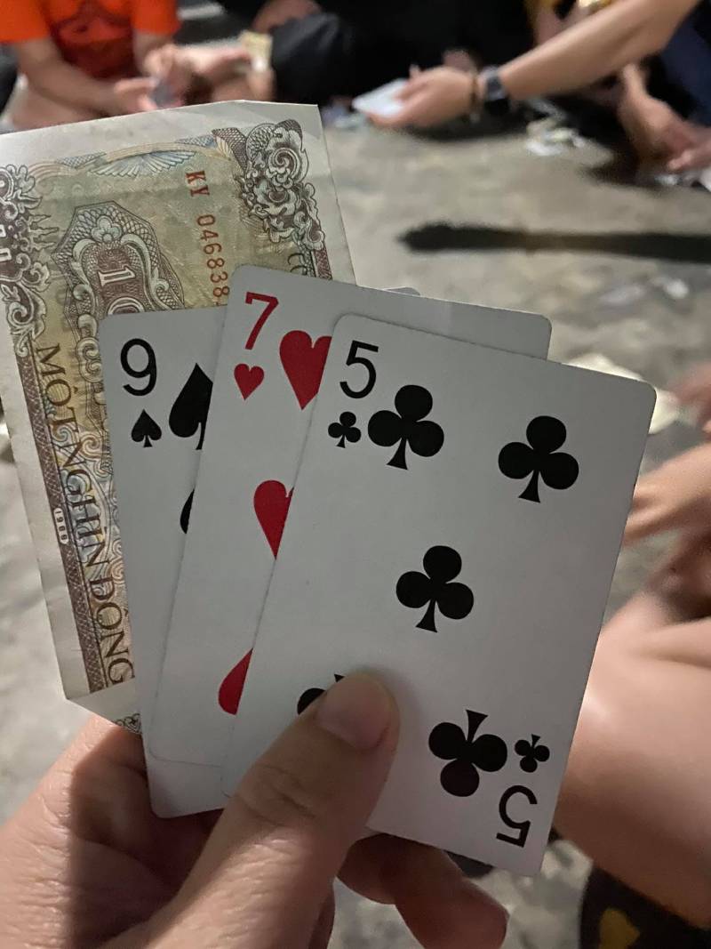 Chiến Thuật Đánh Bài Cào Giúp Tăng Cơ Hội Thắng Lớn 4 Bluff (xạo bài) đúng cách