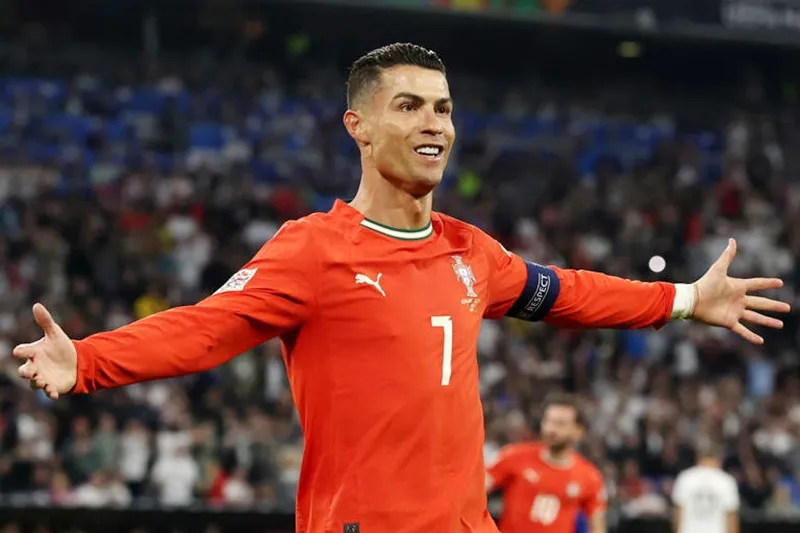 Top 4 Cầu Thủ Bóng Đá Xuất Sắc Nhất Mọi Thời Đại 5 Cristiano Ronaldo